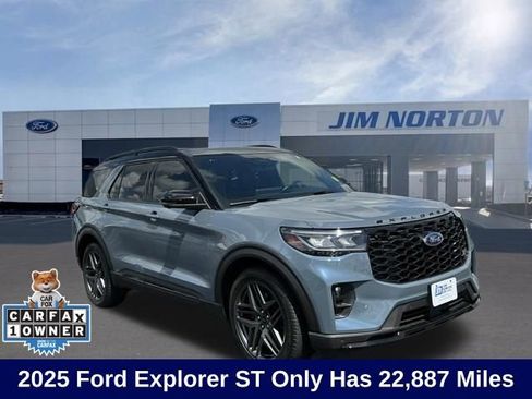 Used 2025 Ford Explorer ST AWD/4WD image 1