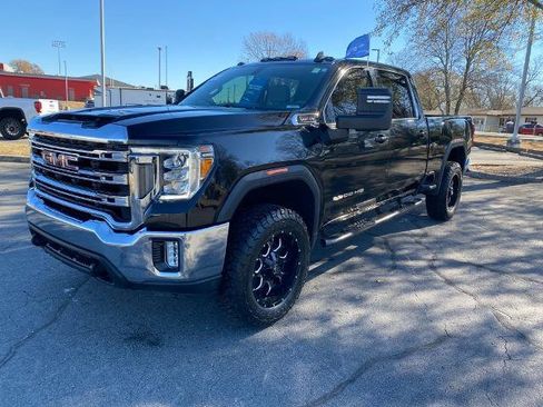 Used 2022 GMC Sierra 2500 SLE w/ SLE Convenience Package image 3