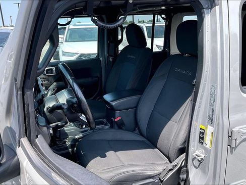 Used 2022 Jeep Wrangler Unlimited Sahara AWD/4WD image 33