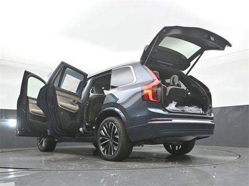 New 2026 Volvo XC90 B6 Plus w/ Protection Package Premier image 57