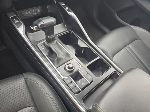 Used 2024 Kia Sorento S image 15