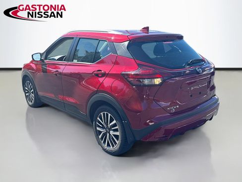 Used 2023 Nissan Kicks SV w/ Interior Electronics Package FWD image 6