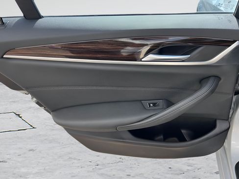 Used 2019 BMW 530i RWD image 21