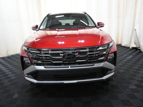 Used 2025 Hyundai Tucson Limited AWD/4WD image 2