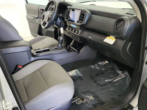 Used 2023 Toyota Tacoma SR AWD/4WD image 32