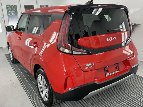 Used 2023 Kia Soul LX image 5