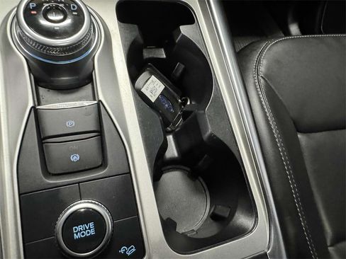 Used 2022 Ford Explorer XLT w/ Equipment Group 202A image 29