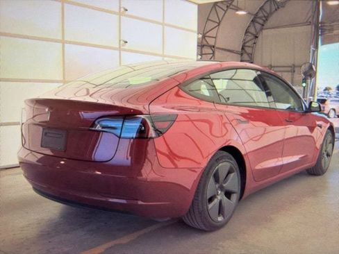 Used 2021 Tesla Model 3 Standard Range image 4