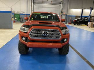 Used 2016 Toyota Tacoma TRD Off-Road AWD/4WD video 2