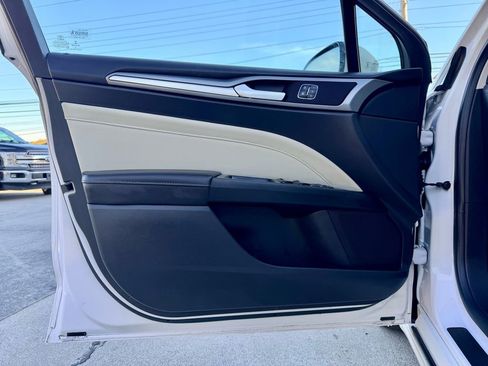 Used 2015 Ford Fusion Titanium image 26