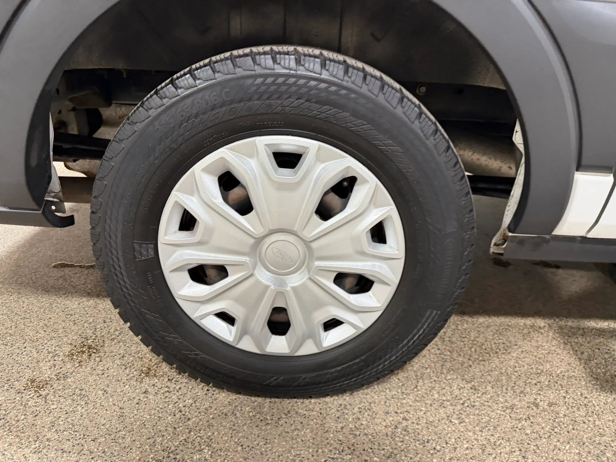 Used 2018 Ford Transit 150 XL RWD image 60