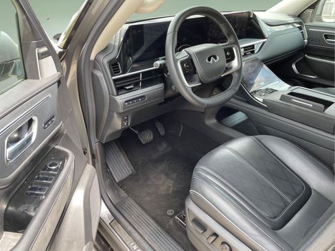 Used 2025 INFINITI QX80 Sensory AWD/4WD image 8