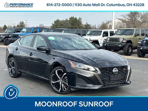 Used 2024 Nissan Altima 2.5 SR image 1