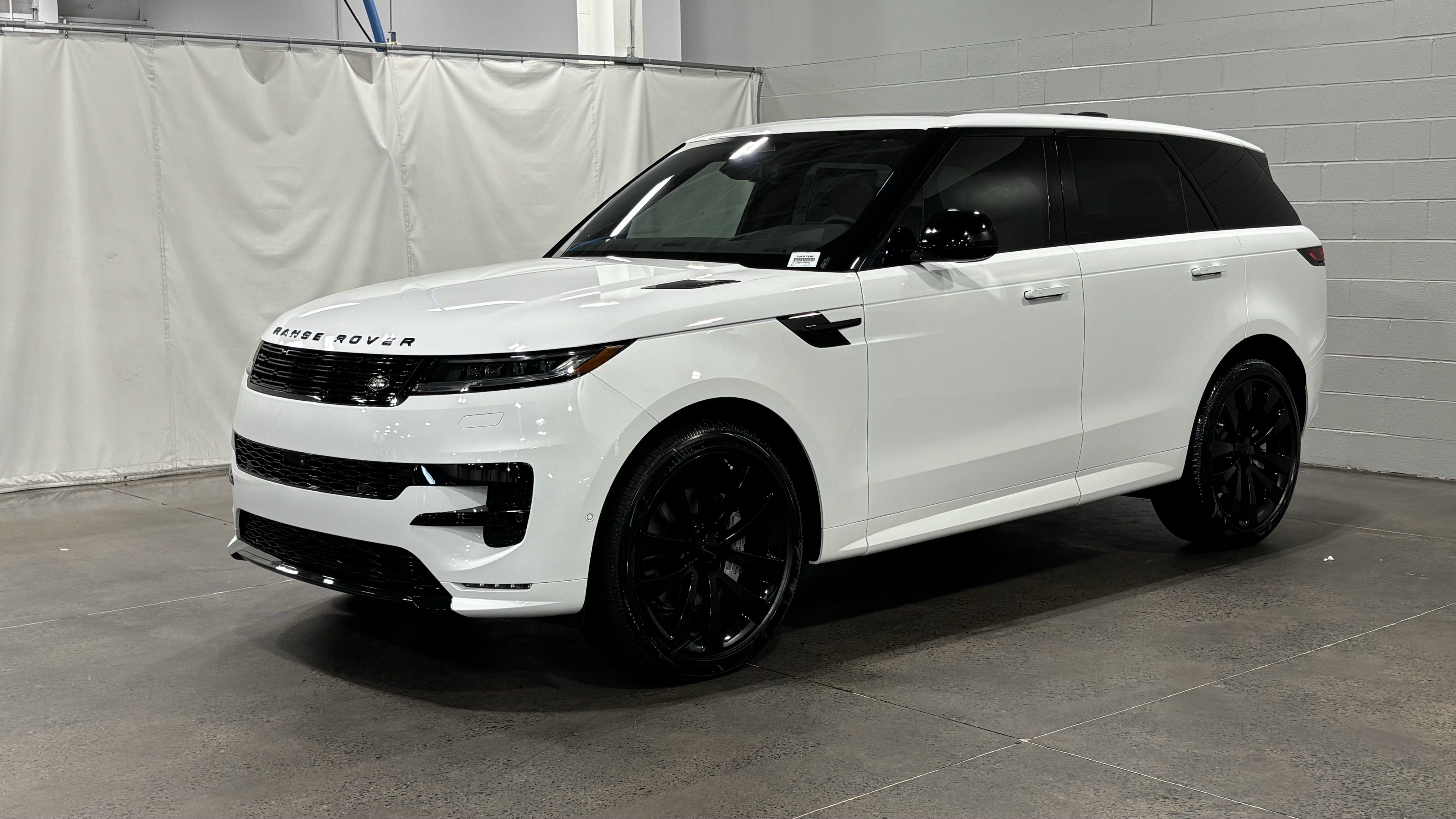 New 2026 Land Rover Range Rover Sport Dynamic SE AWD/4WD image 1