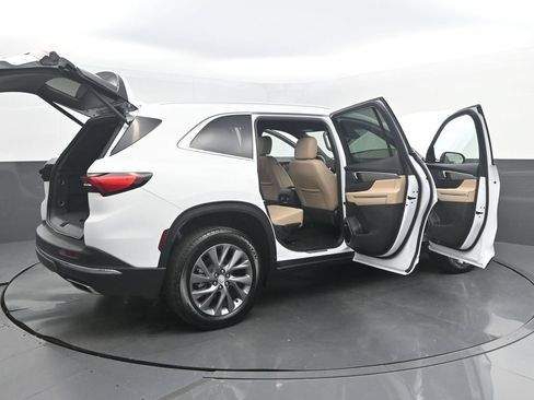Used 2026 Buick Enclave Preferred w/ Power Package FWD image 53