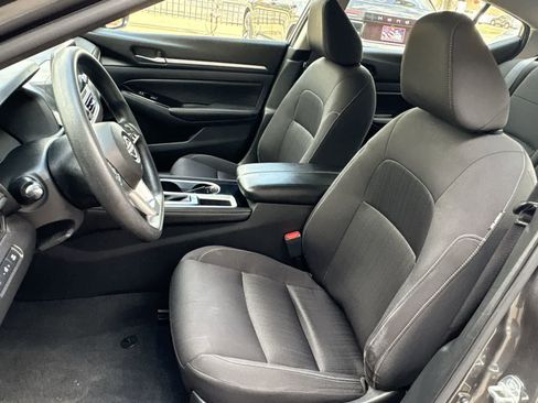 Used 2023 Nissan Altima 2.5 SV image 10