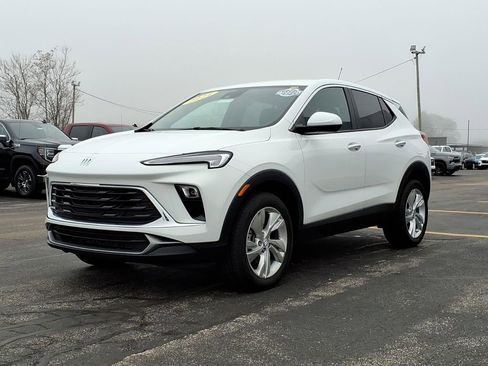 Certified 2024 Buick Encore GX Preferred w/ Comfort Package image 3