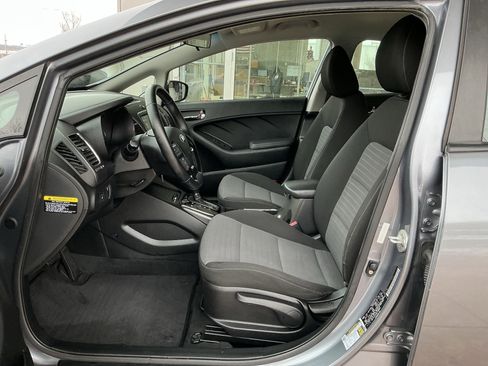 Used 2017 Kia Forte S image 7