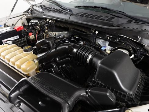 Used 2017 Ford F150 XLT w/ Equipment Group 301A Mid AWD/4WD image 40