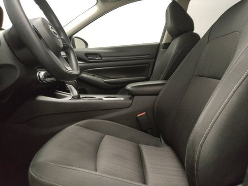 Used 2024 Nissan Altima 2.5 S FWD image 17
