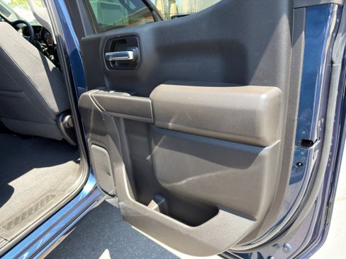 Used 2022 Chevrolet Silverado 1500 LT RWD image 13
