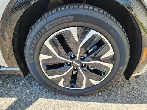 Used 2022 Kia EV6 Wind w/ Wind Technology Package AWD/4WD image 20