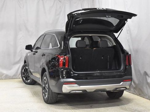 Used 2024 Kia Sorento S image 39