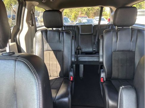 Used 2019 Dodge Grand Caravan SXT FWD image 21