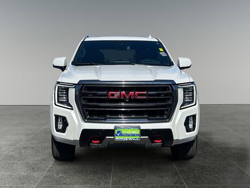 Used 2023 GMC Yukon AT4 w/ Technology Package AWD/4WD image 2