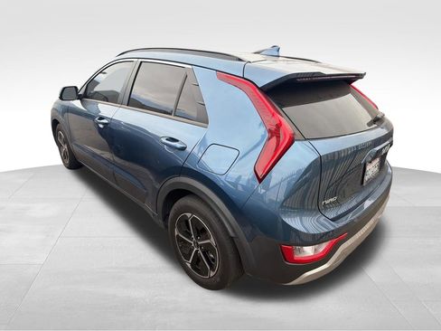 Used 2023 Kia Niro EX FWD image 4