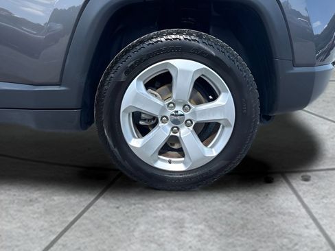 Used 2018 Jeep Compass Latitude w/ Cold Weather Group AWD/4WD image 26