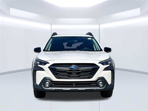 Used 2023 Subaru Outback Premium AWD/4WD image 5