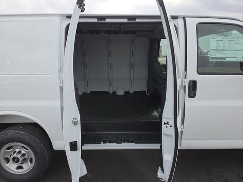 New 2026 GMC Savana 2500 Work Van w/ Driver Convenience Package RWD image 21