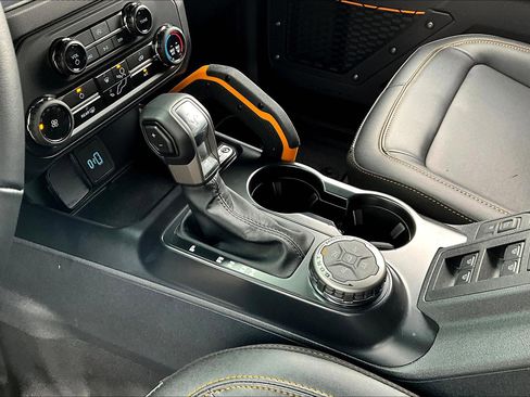 Used 2024 Ford Bronco Badlands w/ Sasquatch Package image 15