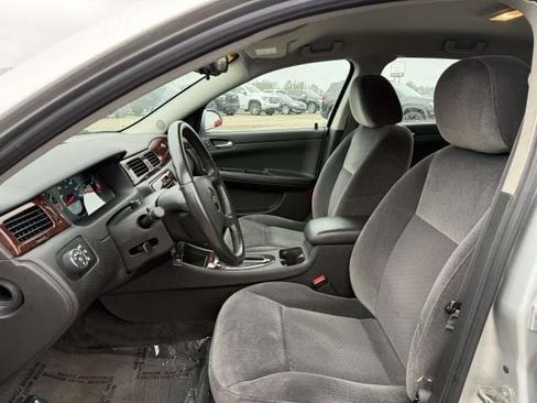 Used 2011 Chevrolet Impala LT FWD image 11