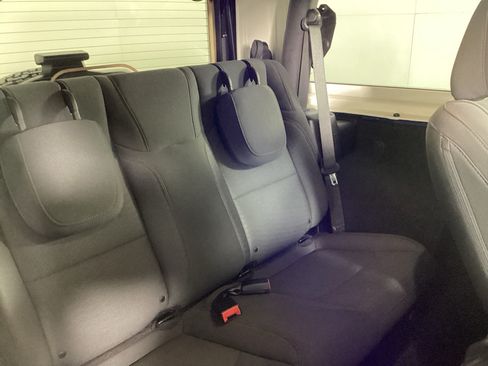 Used 2019 Jeep Wrangler Sport AWD/4WD image 9