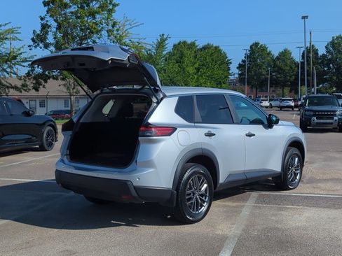Used 2024 Nissan Rogue S AWD/4WD image 5