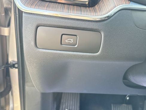 Used 2023 Volvo XC60 B5 Plus w/ Climate Package AWD/4WD image 32