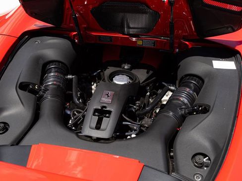 Used 2023 Ferrari F8 Tributo RWD image 3