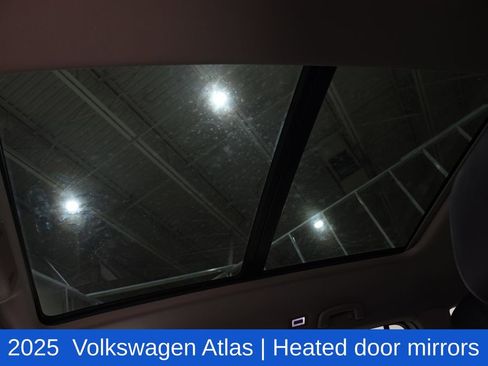 Used 2025 Volkswagen Atlas SEL AWD/4WD image 25