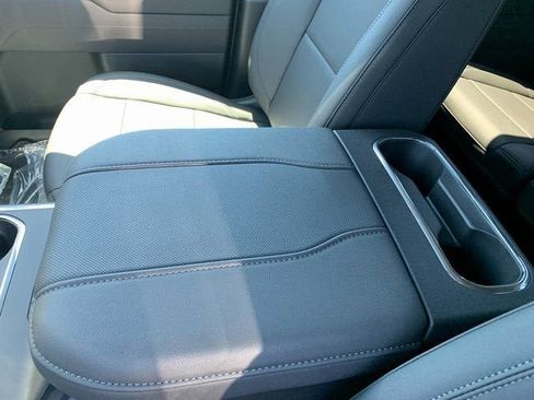 New 2025 GMC Sierra 2500 SLT w/ SLT Convenience Package image 19