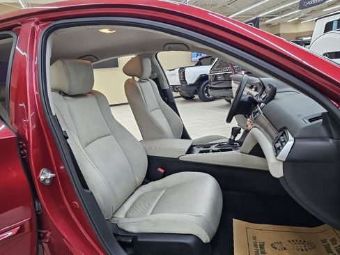 Used 2019 Honda Accord LX image 17