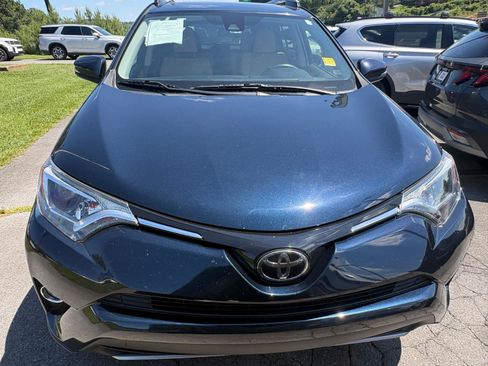 Used 2017 Toyota RAV4 XLE FWD image 6
