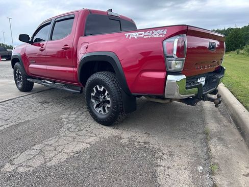 Used 2022 Toyota Tacoma TRD Off-Road AWD/4WD image 9