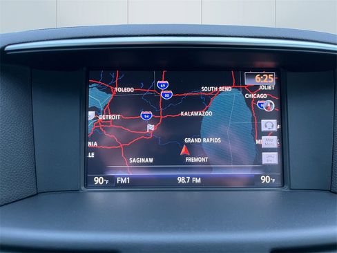 Used 2015 INFINITI Q70 L 3.7 w/ Deluxe Touring Package image 12