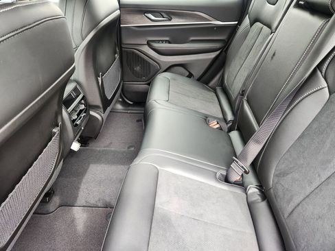 New 2026 Jeep Grand Cherokee Altitude AWD/4WD image 29