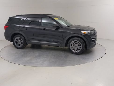 Certified 2024 Ford Explorer XLT w/ Equipment Group 202A AWD/4WD image 12