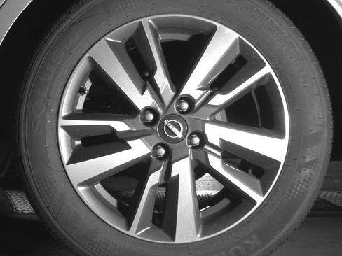 Used 2025 Nissan Versa SV image 14