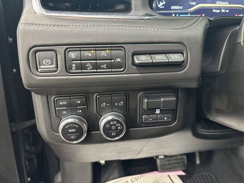 Used 2023 GMC Yukon Denali Ultimate image 43