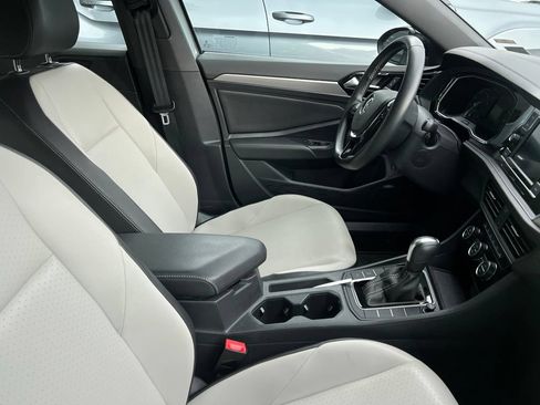 Used 2020 Volkswagen Jetta R-Line w/ R-Line Cold Weather Package FWD image 10